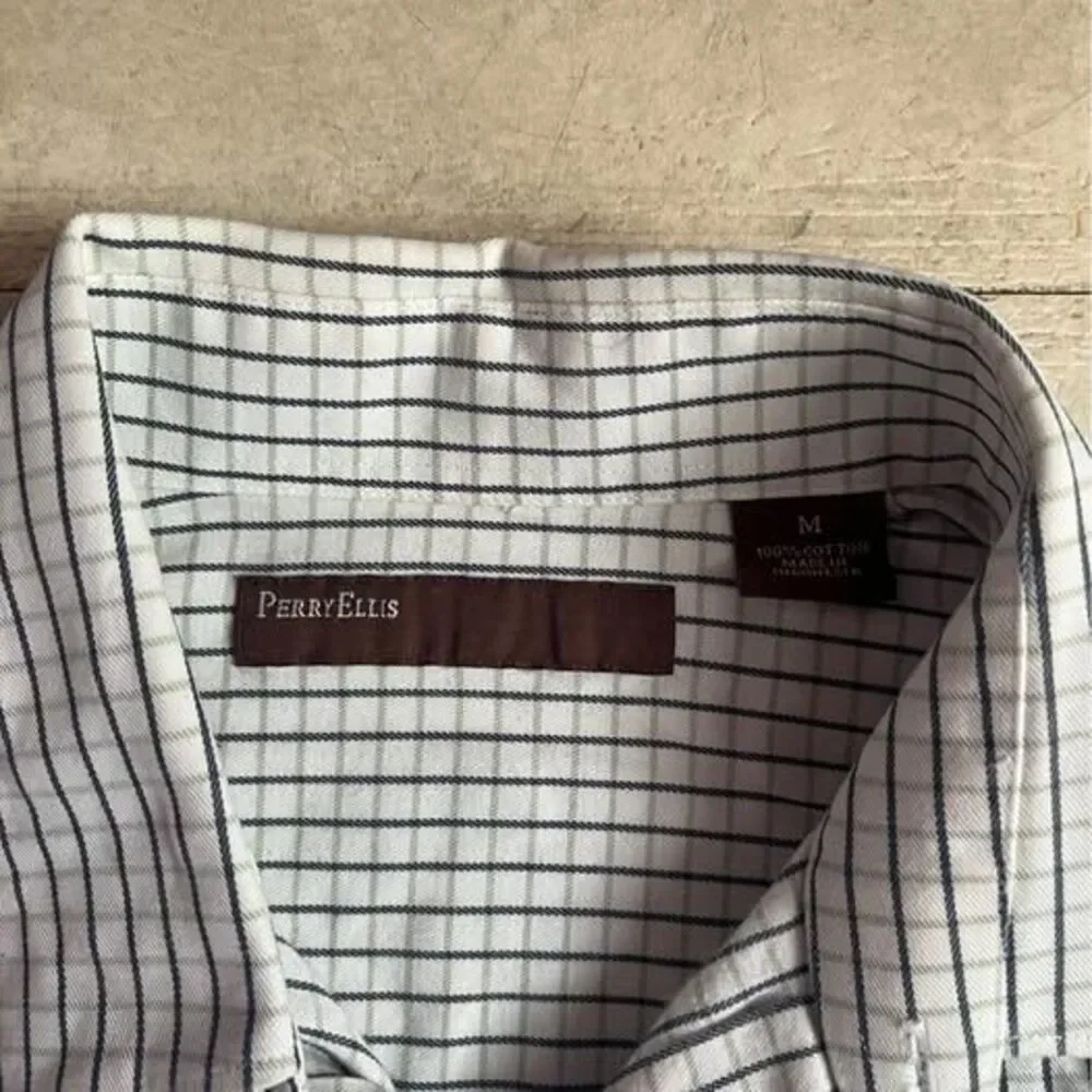 Perry Ellis patterned button down size medium - Picture 3 of 4